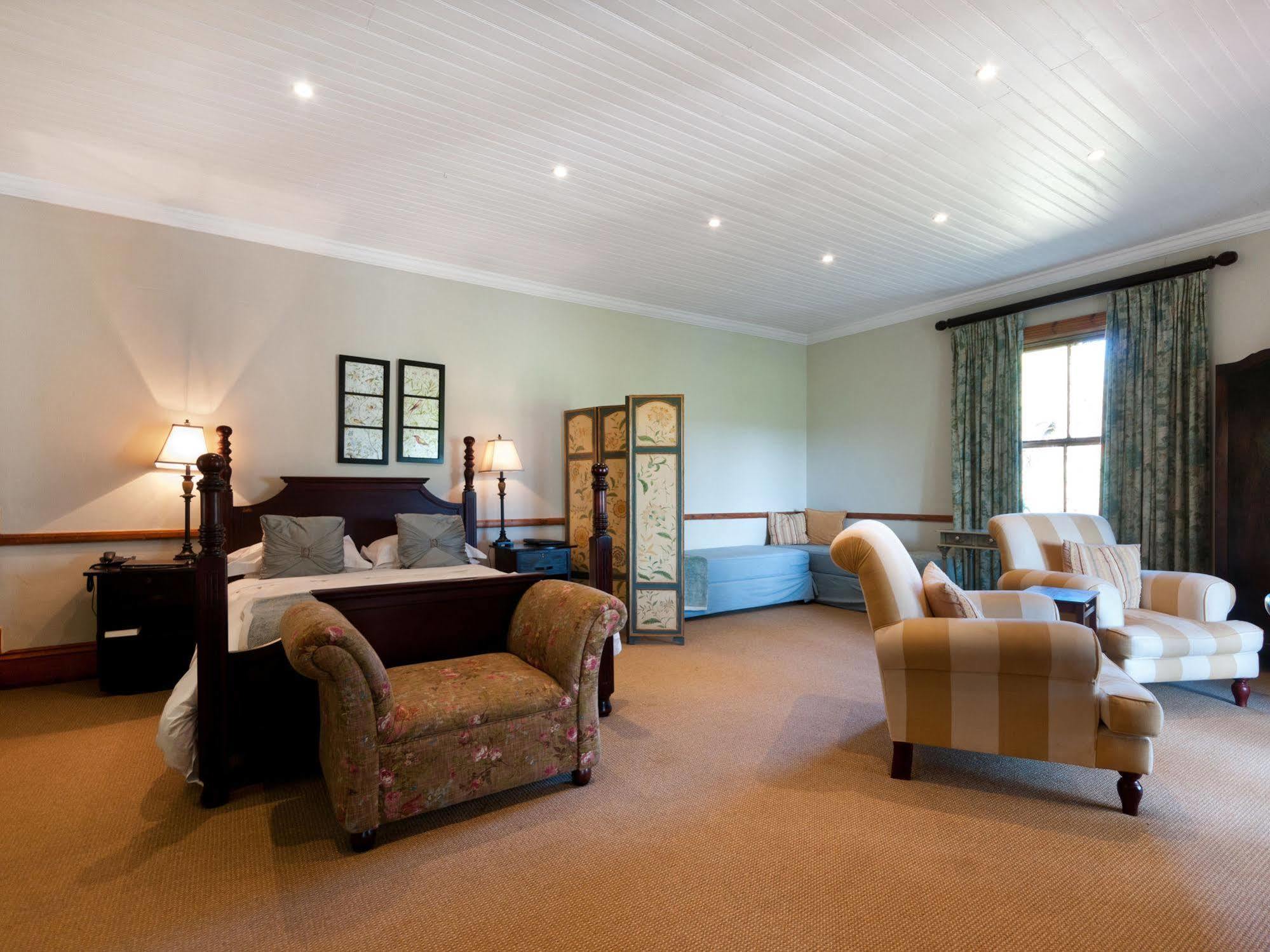 ลิวเวนบอช คันทรี เฮาส์ อมาคาลา เกม รีเสิร์ฟ Guest House Amakhala Game Reserve ภายนอก รูปภาพ