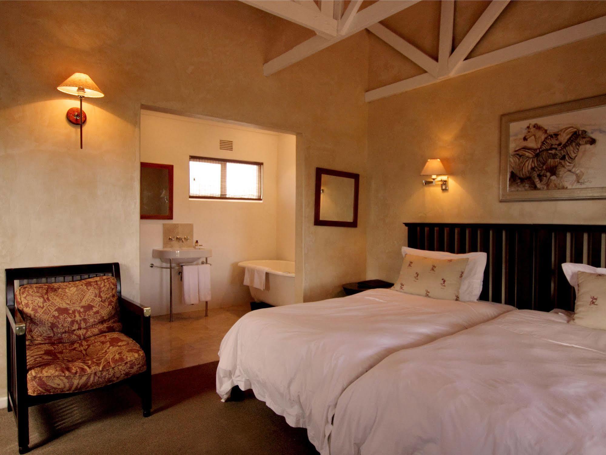 ลิวเวนบอช คันทรี เฮาส์ อมาคาลา เกม รีเสิร์ฟ Guest House Amakhala Game Reserve ภายนอก รูปภาพ